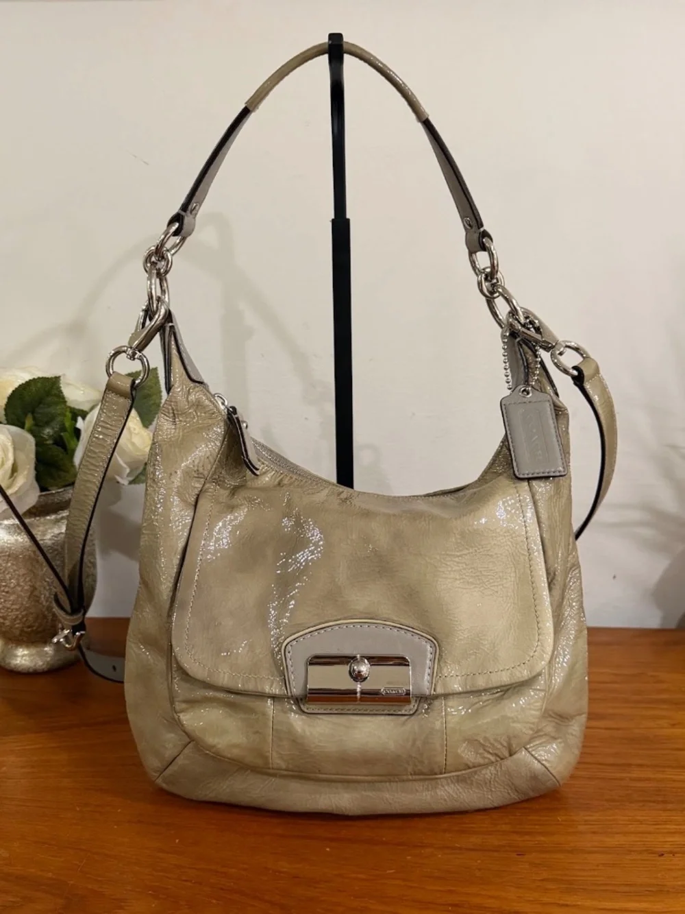 Coach Kristin Patent Leather Convertible Shoulder Hobo Bag Style 19299